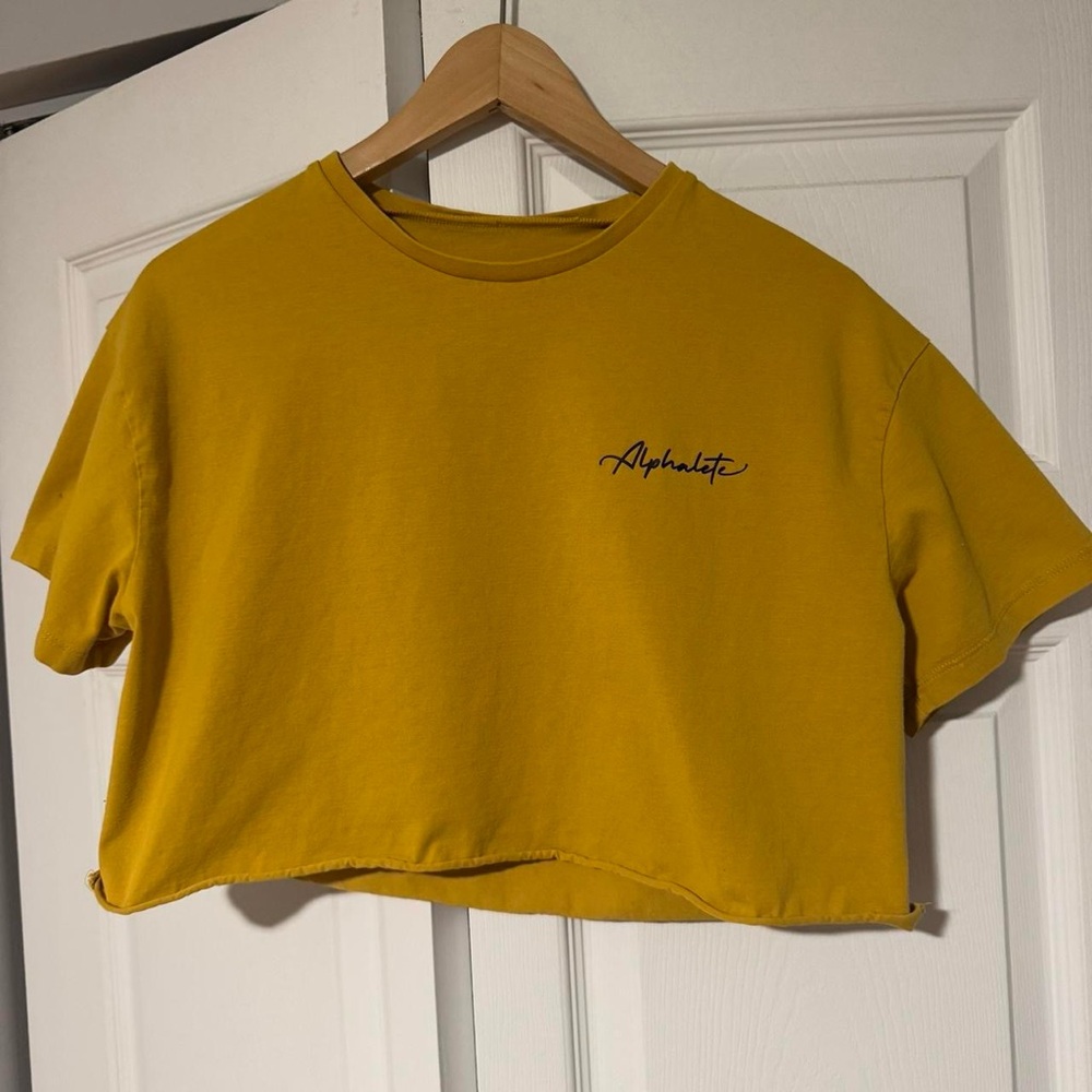 Alphalete Women's Yellow Crop Top